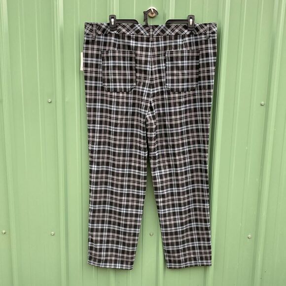 Women's Plus Wear to Work Straight Leg Pants, 30” Inseam, Size 18W - Picture 3 of 7